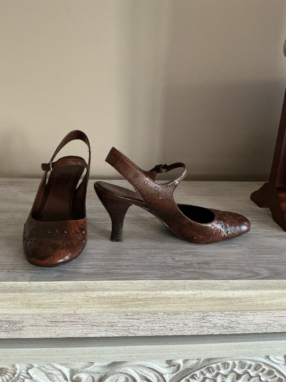 Ladies size 8 leather Franco Sarto shoes